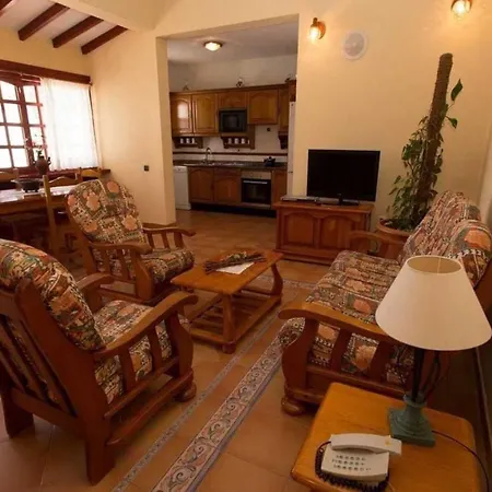 Vila With Private Pool Near The Beach *
