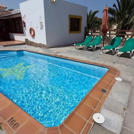 With Private Pool Near The Beach Vila