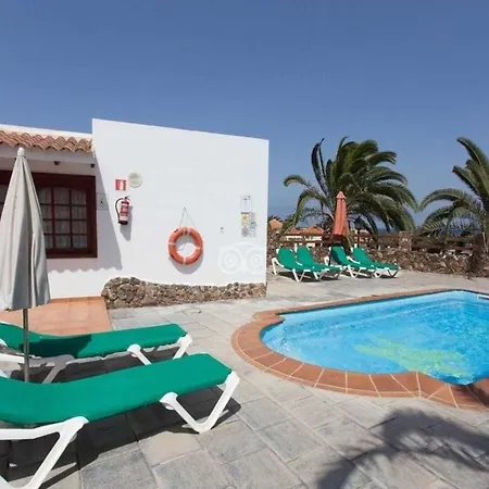Vila With Private Pool Near The Beach *