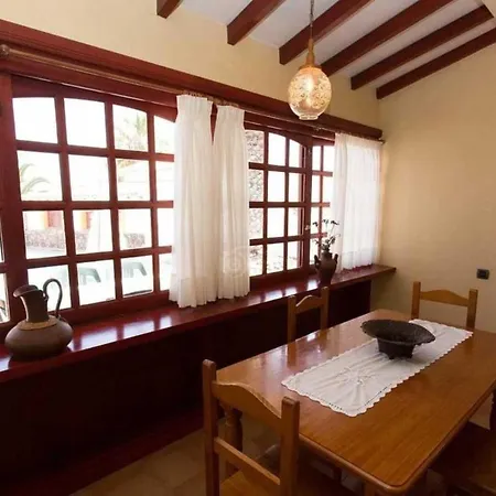 Vila With Private Pool Near The Beach *