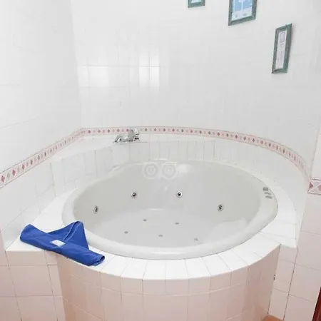 Vila With Private Pool Near The Beach *