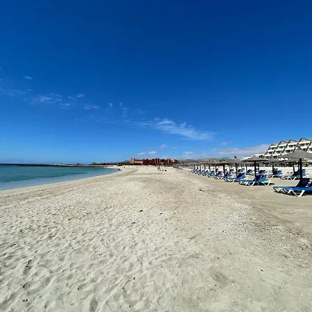 Vila With Private Pool Near The Beach