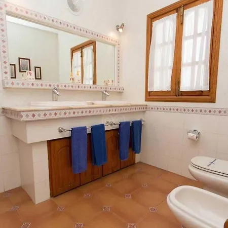 Vila With Private Pool Near The Beach *
