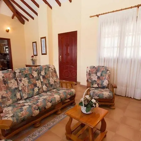 With Private Pool Near The Beach Caleta De Fuste
