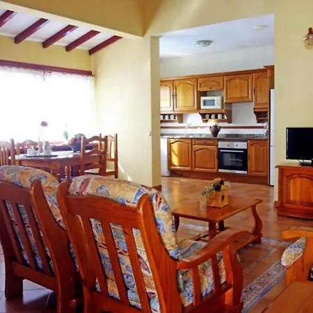 Vila With Private Pool Near The Beach